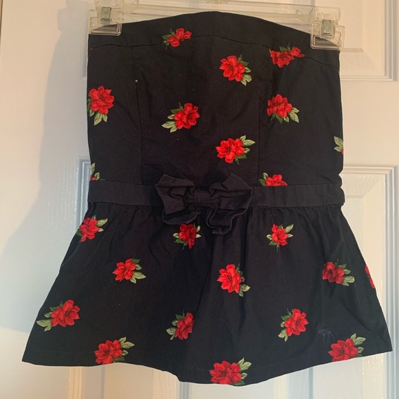 Abercrombie & Fitch Tops - Abercrombie Strapless Navy Shirt W Red Flowers